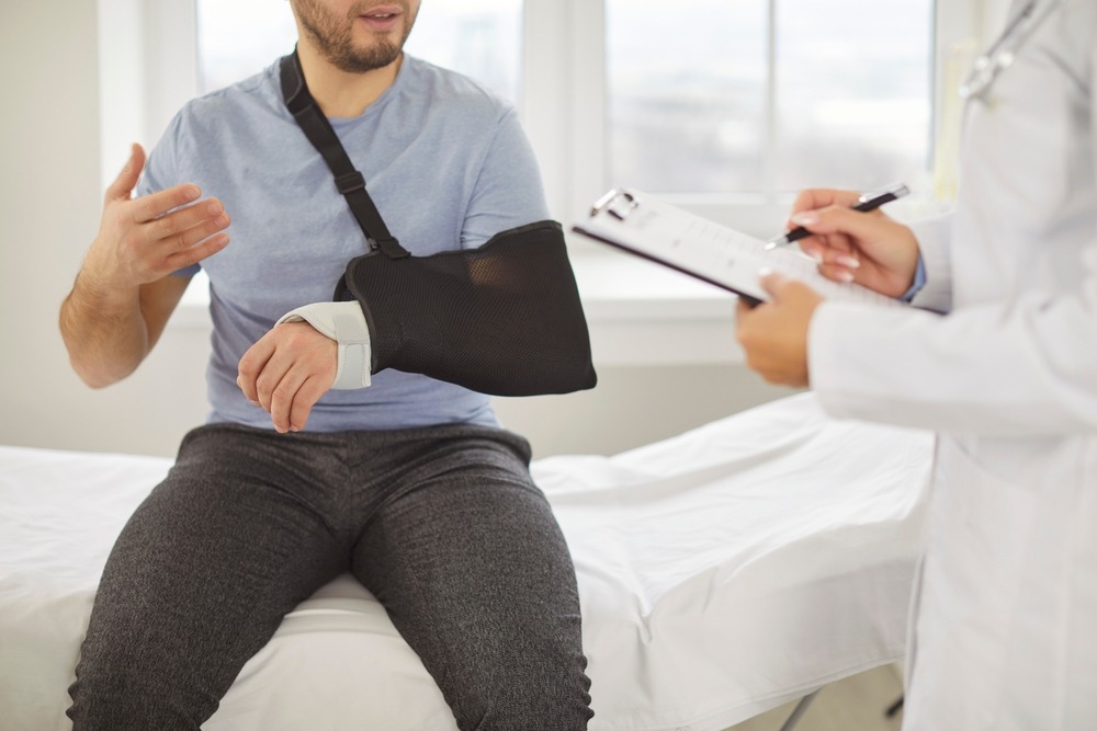 A patient describes his dog bite attack to a doctor. Learn how to report a dog bite in SC.